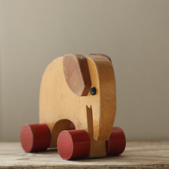Vintage Wooden Elephant Toy on wheels - Picture 3 of 6